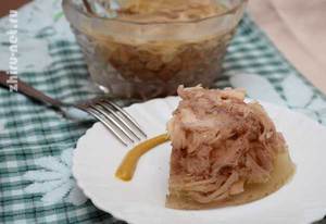 Свинина в холодце - это обычно мясо из рульки.